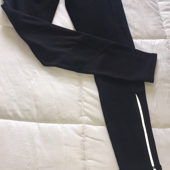 Fabletics leggings - Picture 3 of 3